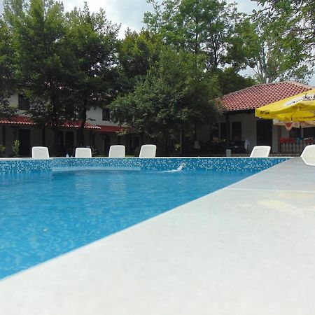 Holiday Park Ranchoto Hotel Kirkovo  Bagian luar foto