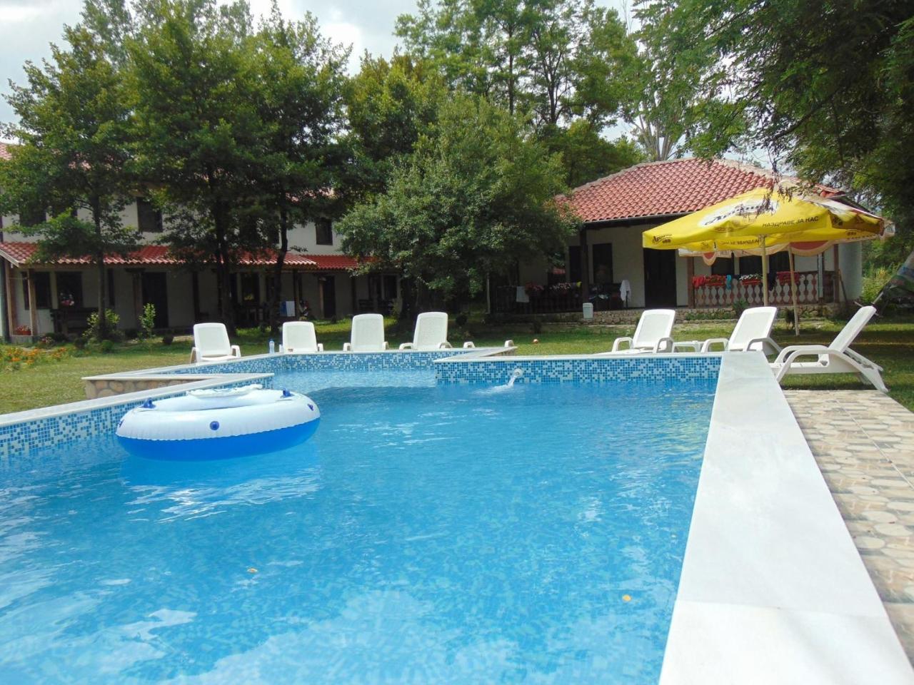 Holiday Park Ranchoto Hotel Kirkovo  Bagian luar foto